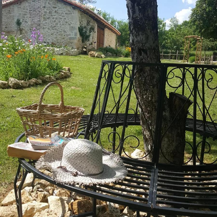 Le Petit Coin - LPC Dordogne Holidays Lussas-et-Nontronneau Esterno foto
